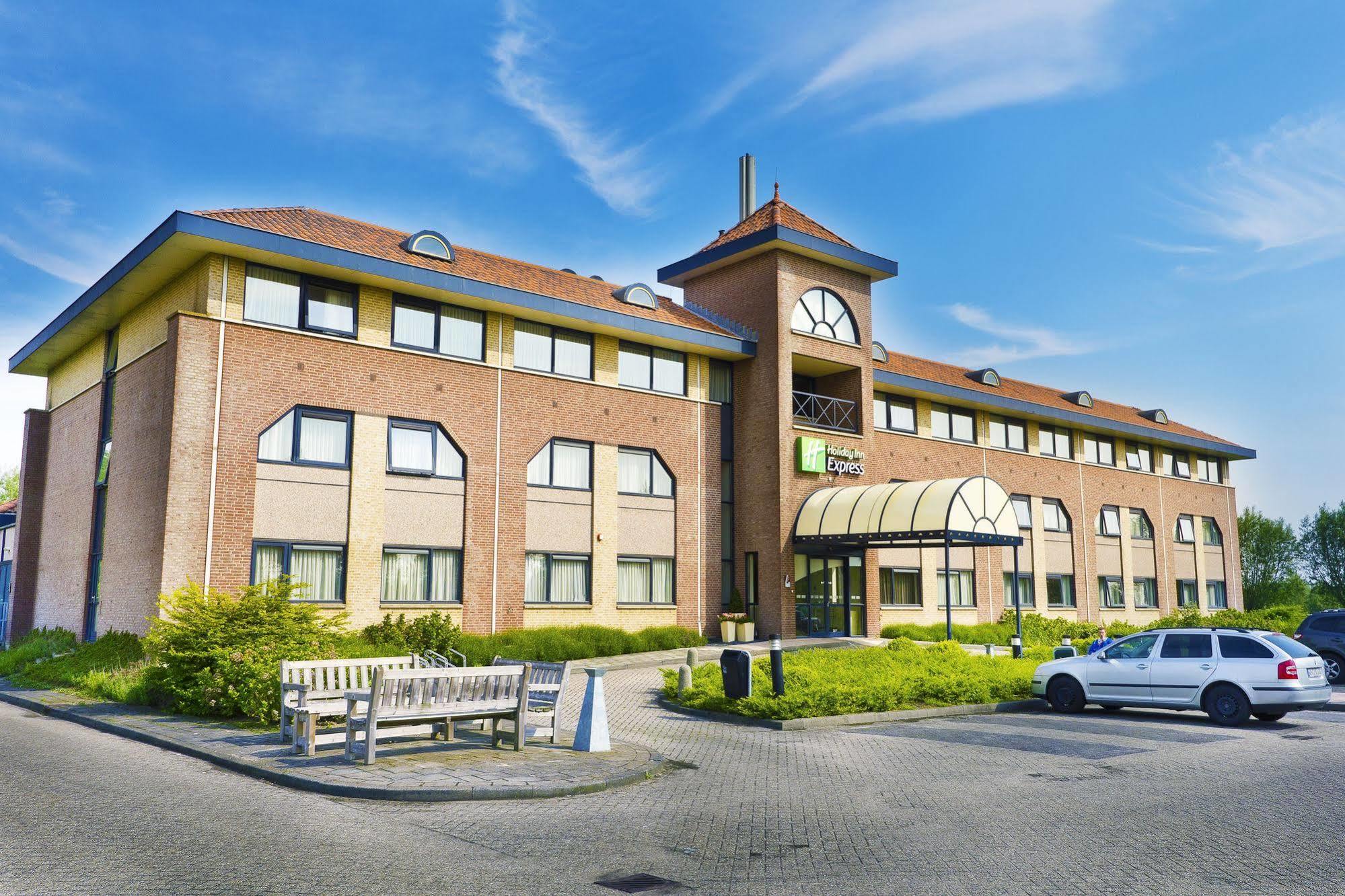 Hotel Port Of Moerdijk Buitenkant foto